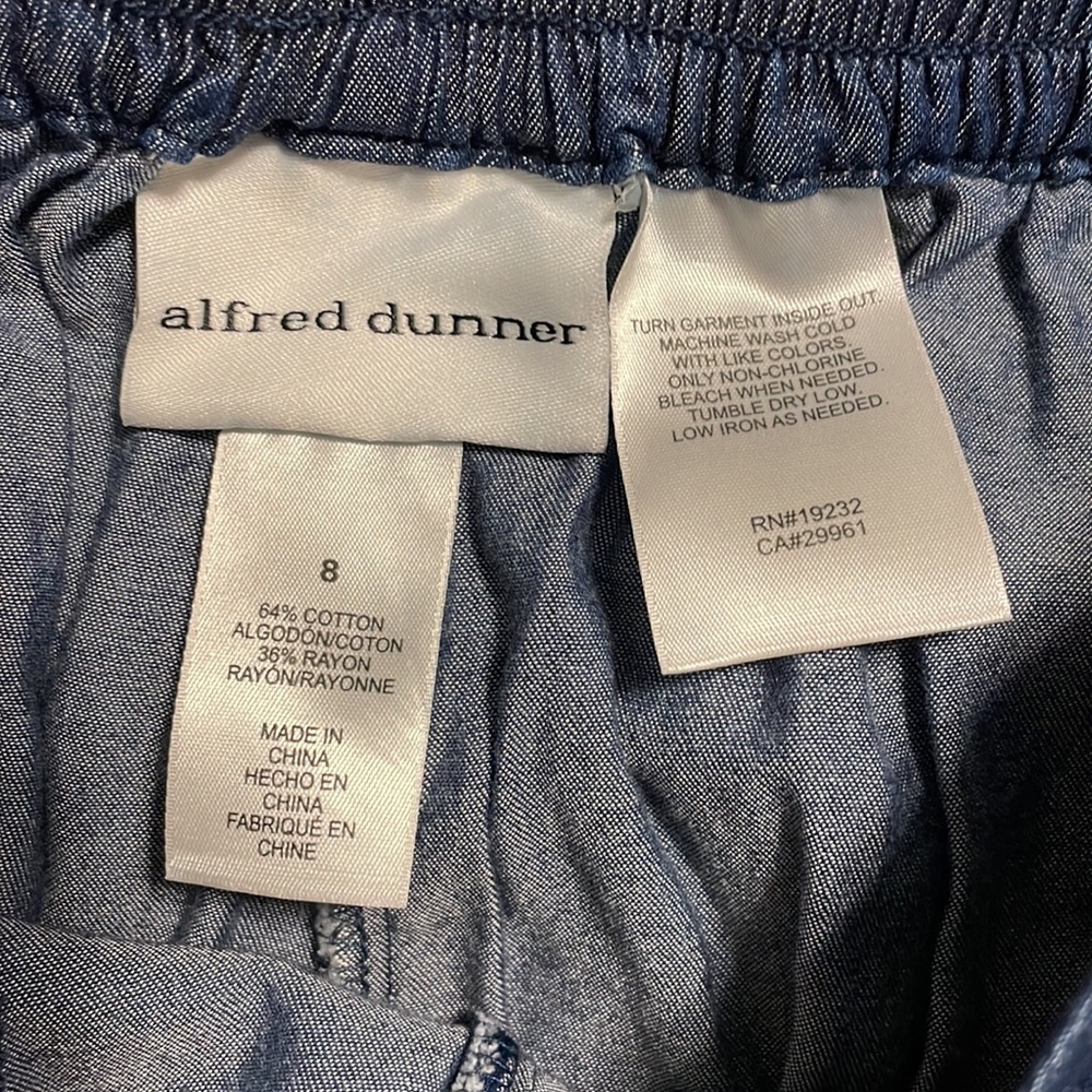 Alfred Dunner - Denim Pleated Pants - Size 8 - Picture 3 of 3